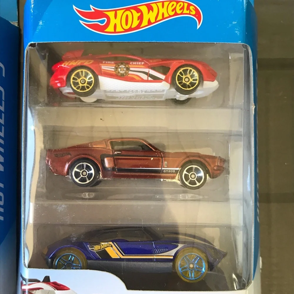 3 Pack Hot Wheels Lot of 2 (C)